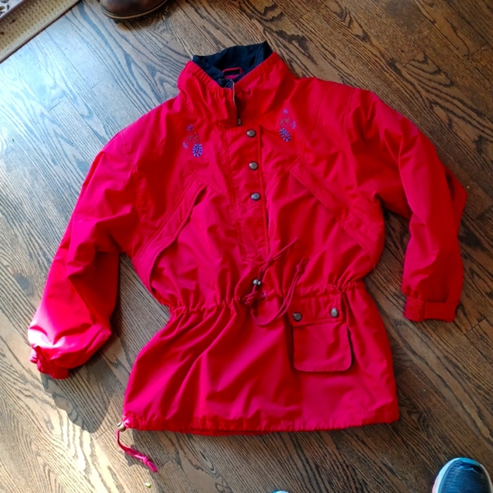 Luxurious women's powder jacket